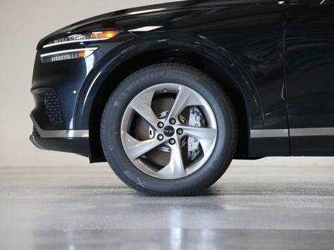 New 2026 Genesis GV70 2.5T Advanced w/ G1 Accessory Package image 9