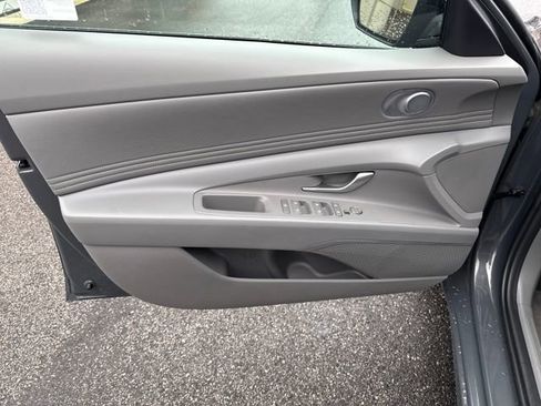 Certified 2025 Hyundai Elantra Sport image 10