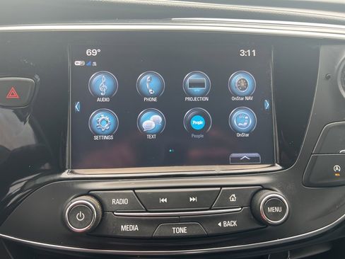 Used 2020 Buick Envision Essence image 17