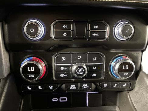 Used 2021 GMC Yukon SLT w/ Rear Media and Nav Package image 30