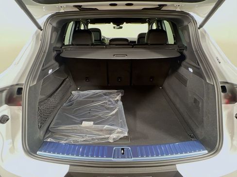 New 2026 Porsche Cayenne image 28