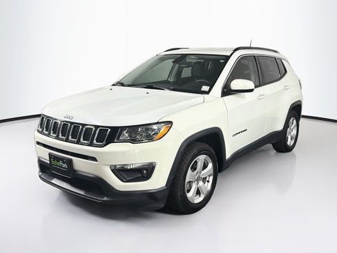 Used 2021 Jeep Compass Latitude FWD image 3