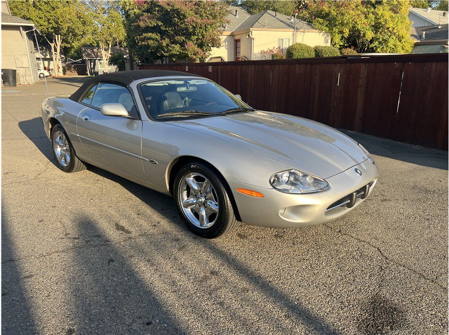 Used 1998 Jaguar XK8 Convertible RWD image 2