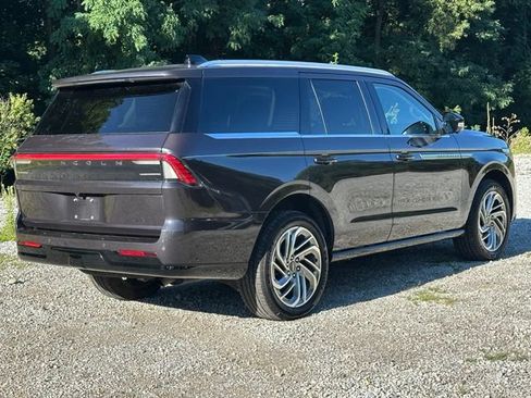 New 2025 Lincoln Navigator Reserve AWD/4WD image 35