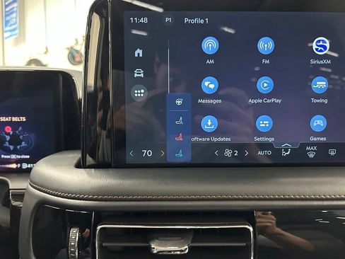 Certified 2025 Lincoln Aviator AWD image 22