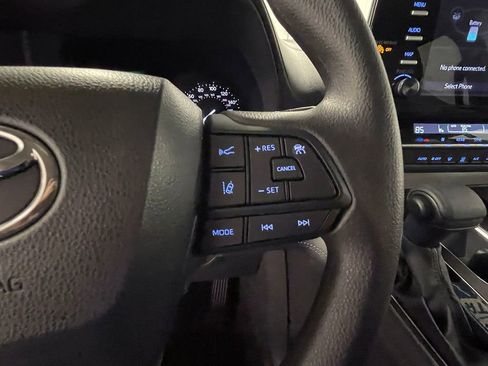 Used 2024 Toyota Sienna LE FWD image 35