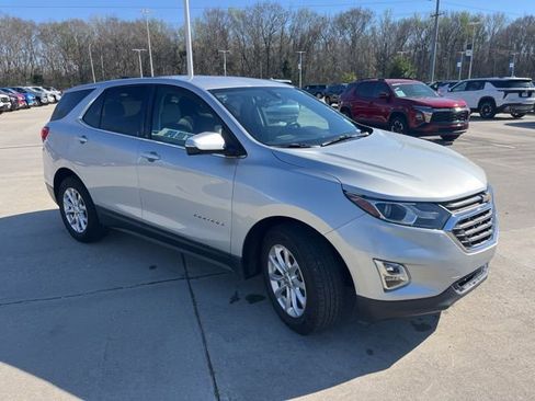 Used 2018 Chevrolet Equinox LT image 11
