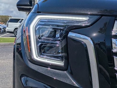 New 2026 GMC Terrain Denali w/ LPO, Black Badging Package AWD/4WD image 10