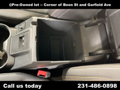 Used 2023 Ford Bronco Badlands w/ Sasquatch Package image 25