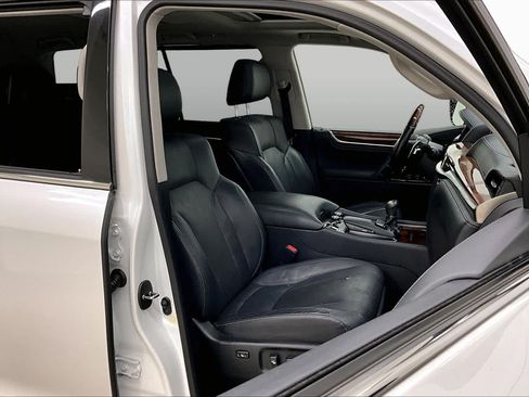 Used 2020 Lexus LX 570 4WD w/ Luxury Package image 9