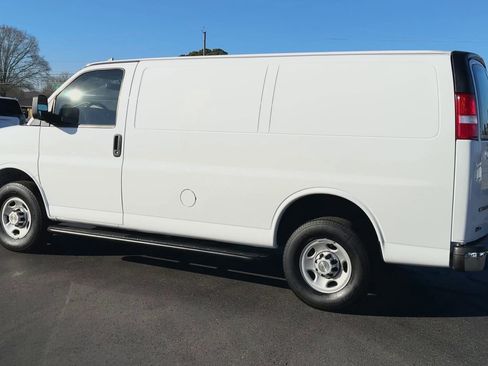 Used 2024 Chevrolet Express 2500 w/ Driver Convenience Package RWD image 6