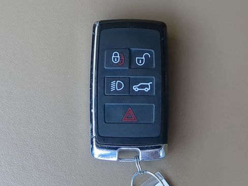 Certified 2023 Land Rover Range Rover Long Wheelbase Autobiography image 36