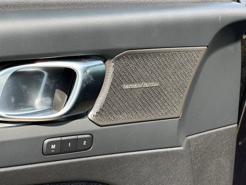 New 2025 Volvo XC40 B5 Ultra w/ Climate Package image 18