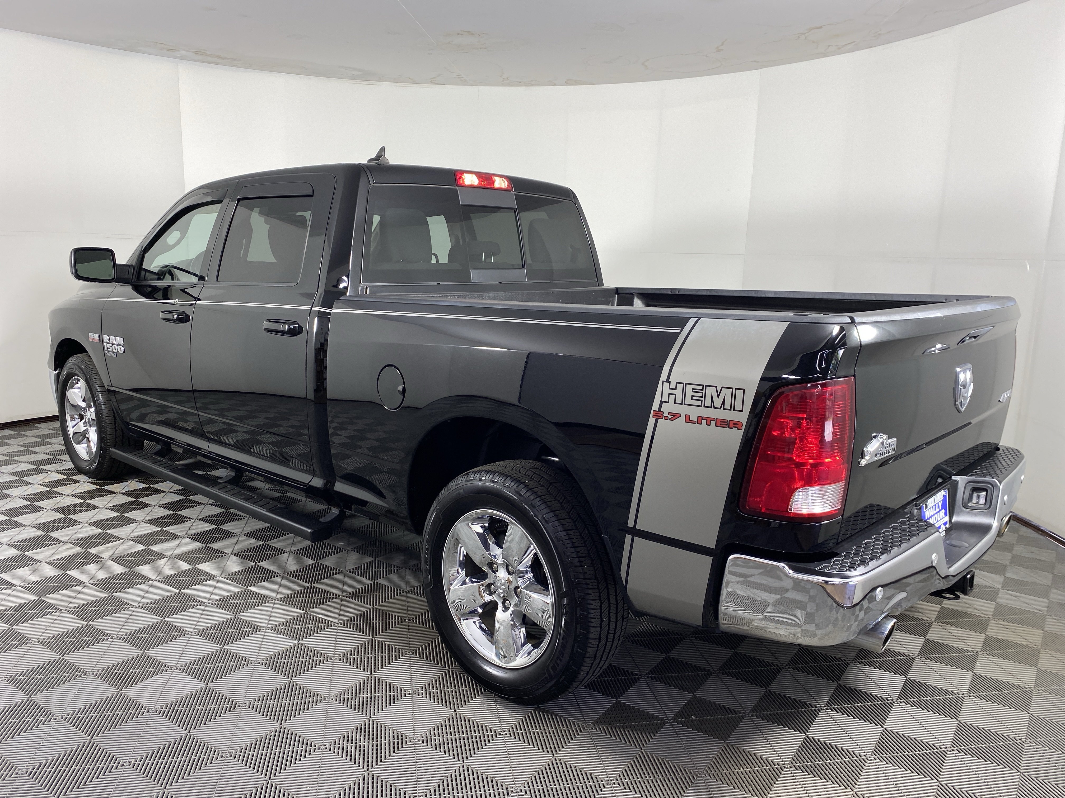 Used 2019 RAM 1500 Big Horn AWD/4WD image 35