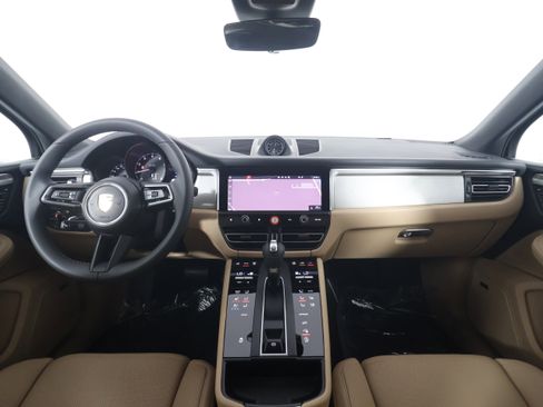 New 2026 Porsche Macan image 13