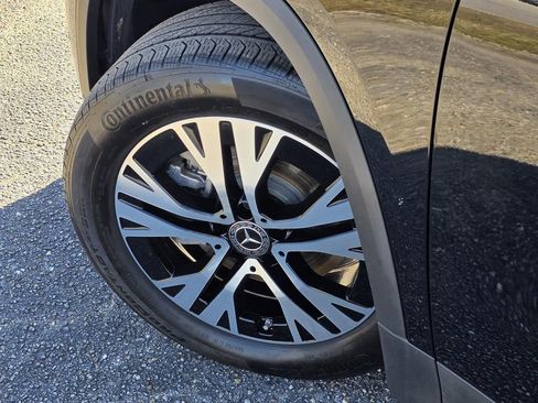 Used 2025 Mercedes-Benz GLA 250 4MATIC image 43