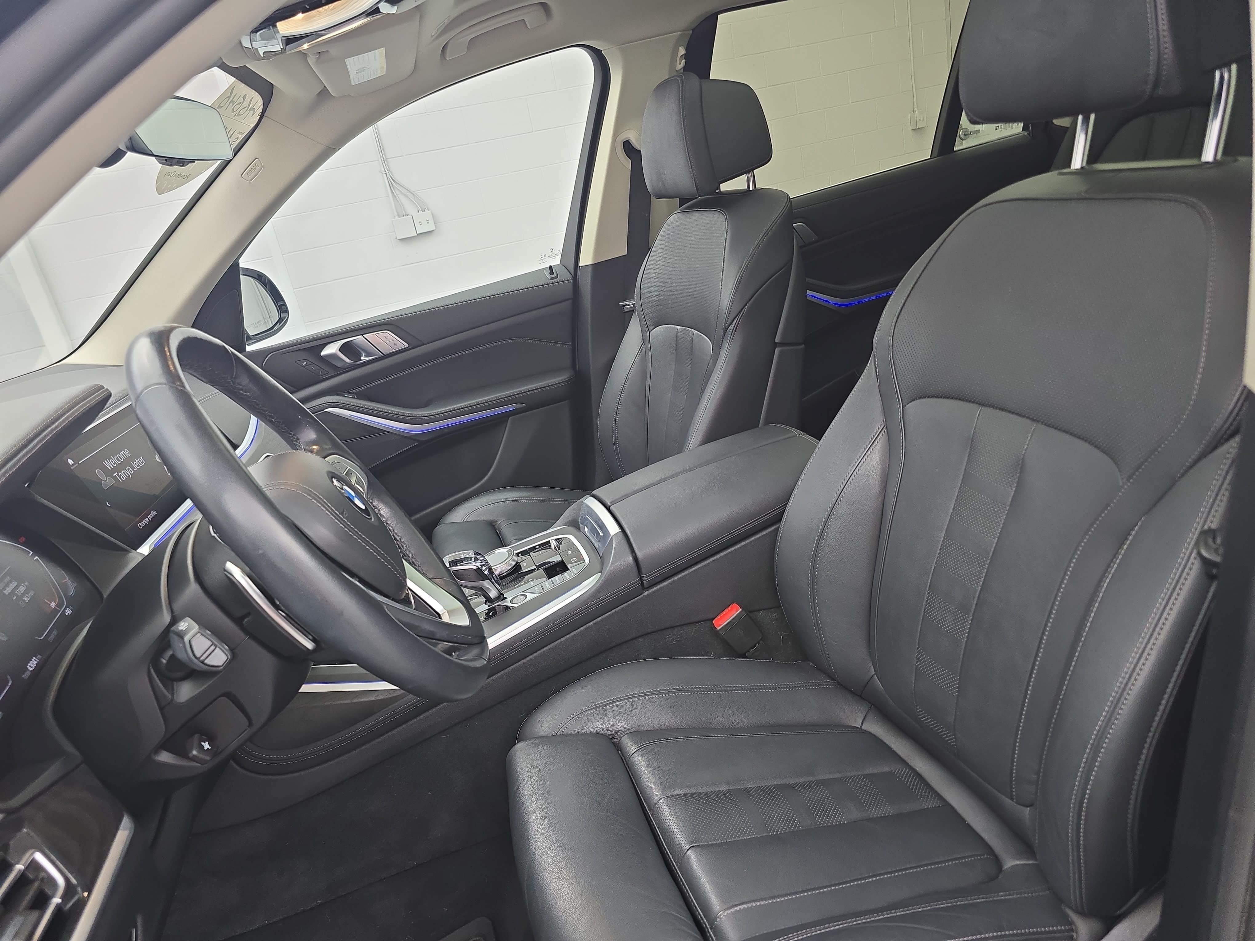 Used 2022 BMW X7 xDrive40i w/ Premium Package AWD/4WD image 5