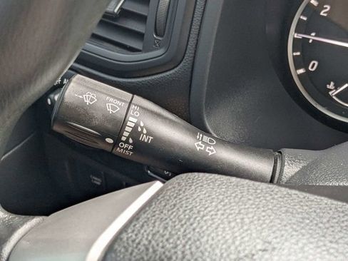 Used 2022 Nissan Titan SV w/ Accessory Utility Package image 23