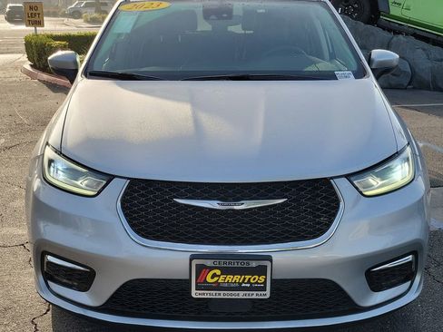 Certified 2023 Chrysler Pacifica Touring-L FWD image 26