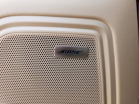 New 2026 Porsche Macan image 19