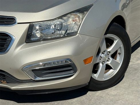 Used 2016 Chevrolet Cruze LT w/ Technology Package image 2