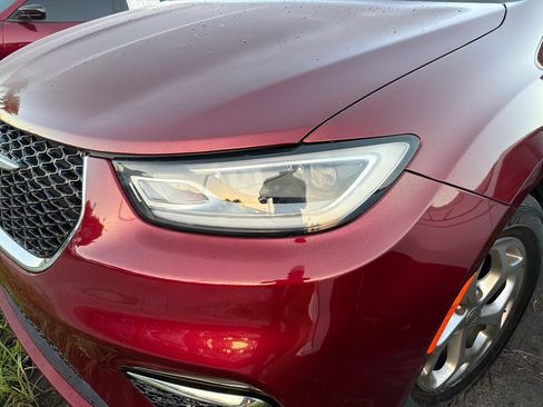Used 2022 Chrysler Pacifica Limited FWD image 4