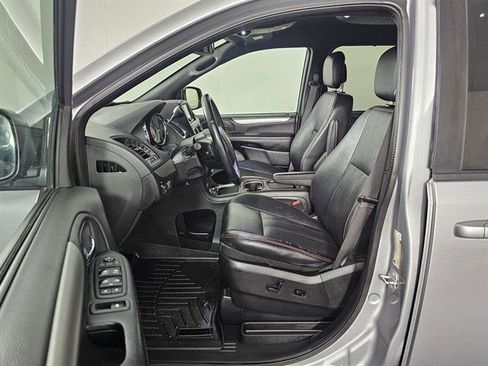 Used 2019 Dodge Grand Caravan GT image 27
