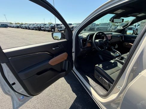New 2026 GMC Canyon AT4 AWD/4WD image 21