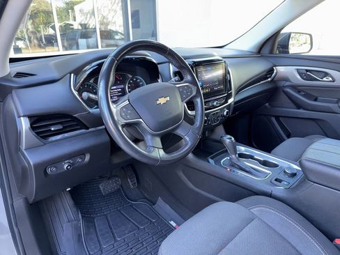 Used 2020 Chevrolet Traverse LT image 13