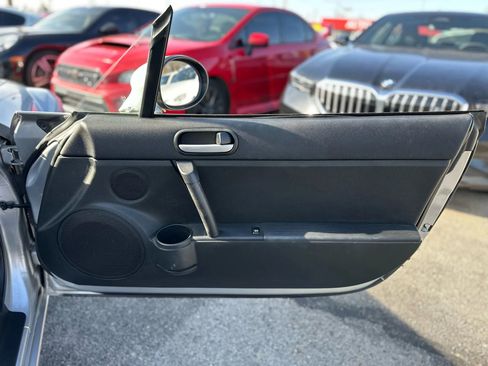 Used 2007 MAZDA MX-5 Miata Touring image 21
