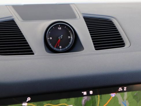 Used 2019 Porsche Cayenne image 49