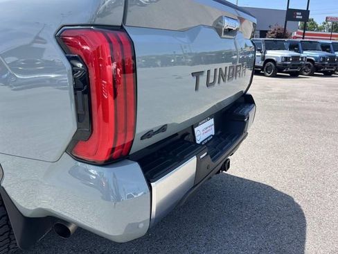 Used 2025 Toyota Tundra Limited AWD/4WD image 10