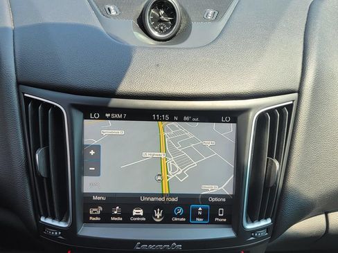 Used 2018 Maserati Levante AWD/4WD image 27