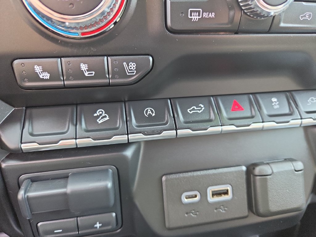Used 2021 GMC Sierra 1500 AT4 w/ AT4 Preferred Package AWD/4WD image 29