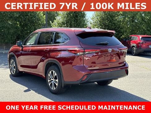 Used 2023 Toyota Highlander XLE AWD/4WD image 4