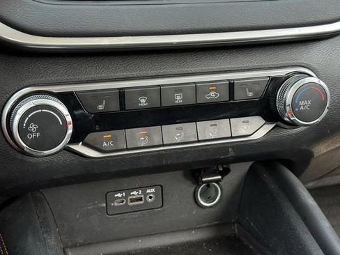 Used 2019 Nissan Altima 2.5 SR w/ SR Premium Package FWD image 17