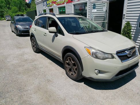 Used 2014 Subaru Crosstrek 2.0i Limited AWD/4WD image 5