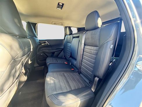 New 2026 Mitsubishi Outlander SE image 25