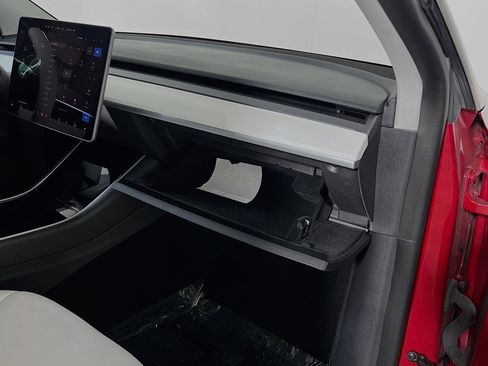 Used 2021 Tesla Model Y Long Range image 33