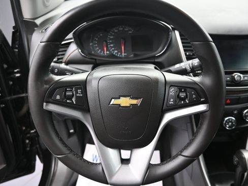 Used 2021 Chevrolet Trax LT w/ Driver Confidence Package AWD/4WD image 11