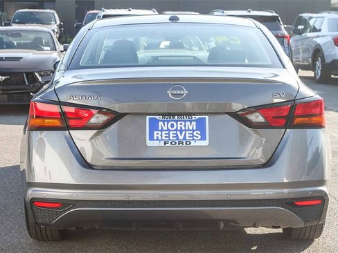 Used 2024 Nissan Altima 2.5 SV image 8