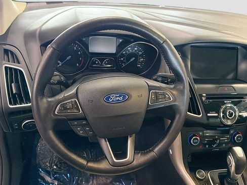 Used 2016 Ford Focus Titanium FWD image 18