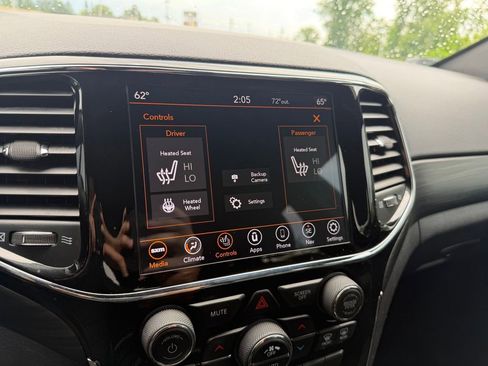 Used 2020 Jeep Grand Cherokee Altitude AWD/4WD image 21