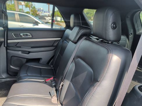 Used 2019 Ford Explorer XLT w/ Equipment Group 202A FWD image 6