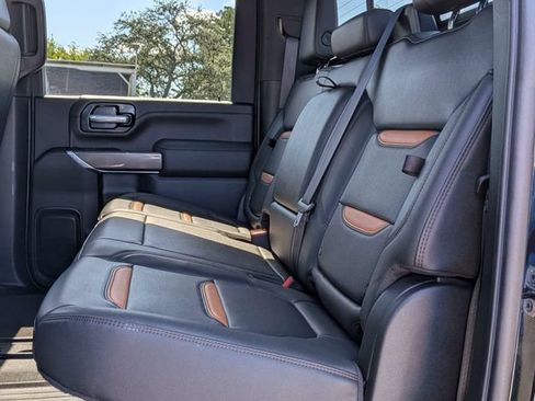 Used 2022 GMC Sierra 2500 AT4 w/ AT4 Premium Plus Package AWD/4WD image 13