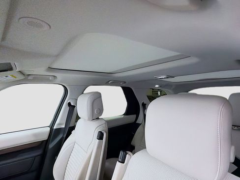 New 2026 Land Rover Discovery Dynamic SE AWD/4WD image 27