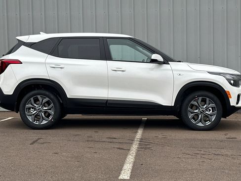 New 2026 Kia Seltos LX image 4