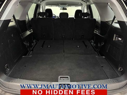 Used 2020 Ford Explorer XLT w/ Comfort Package image 18