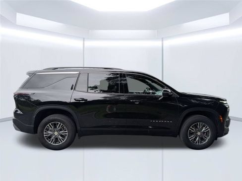 Used 2025 Chevrolet Traverse LT AWD/4WD image 7