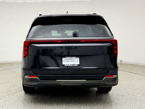 Used 2025 Kia Carnival SX w/ SX Dark Edition Package FWD image 5